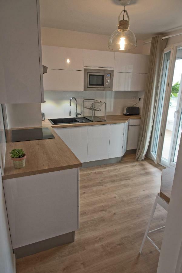 Au Rue De La Fleuriee Apartment Saint-Apollinaire  Exterior photo